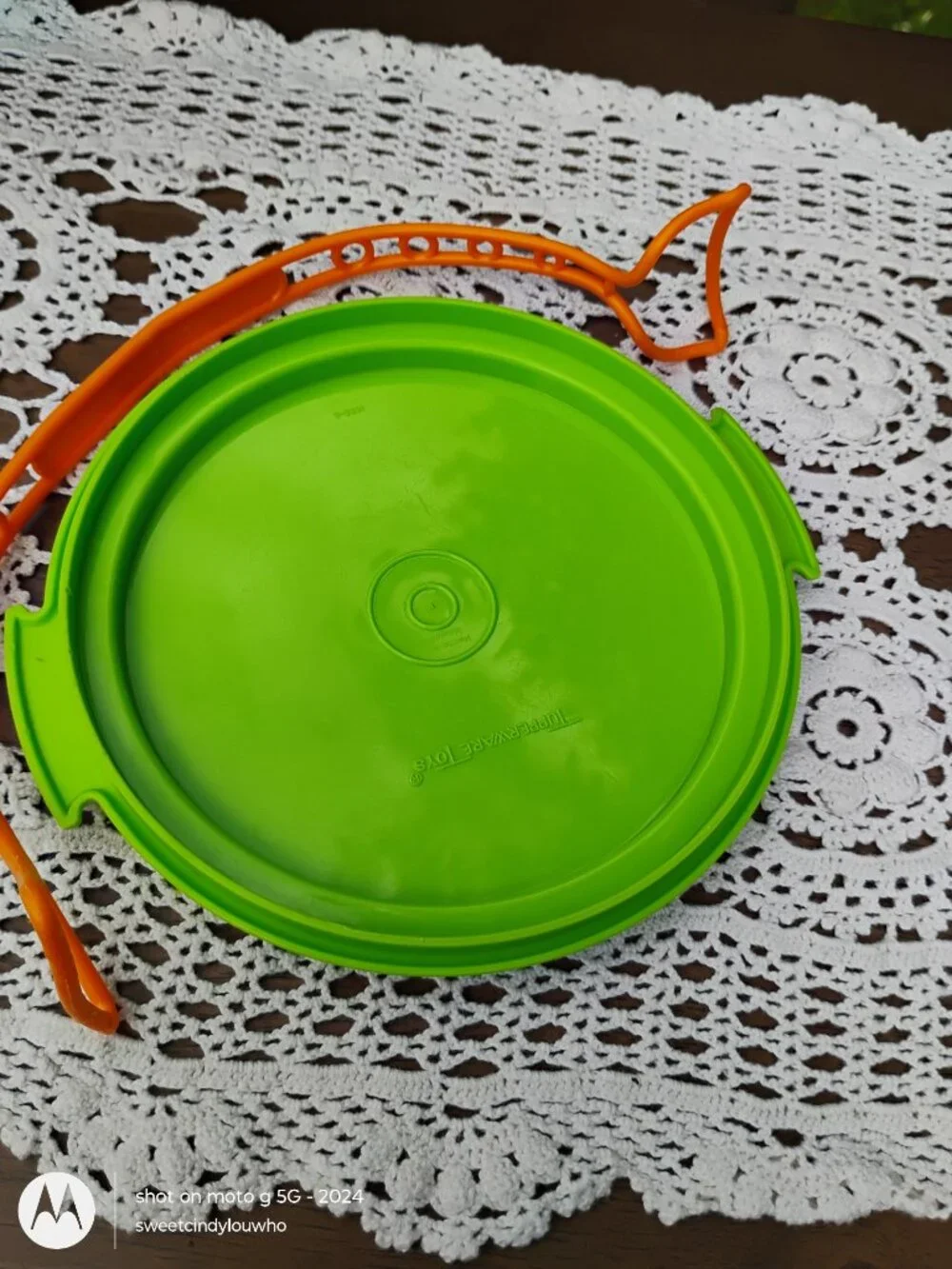 Tupperware Toys Cake Taker mini from play set base lid handle vintage 1980 - 90s
